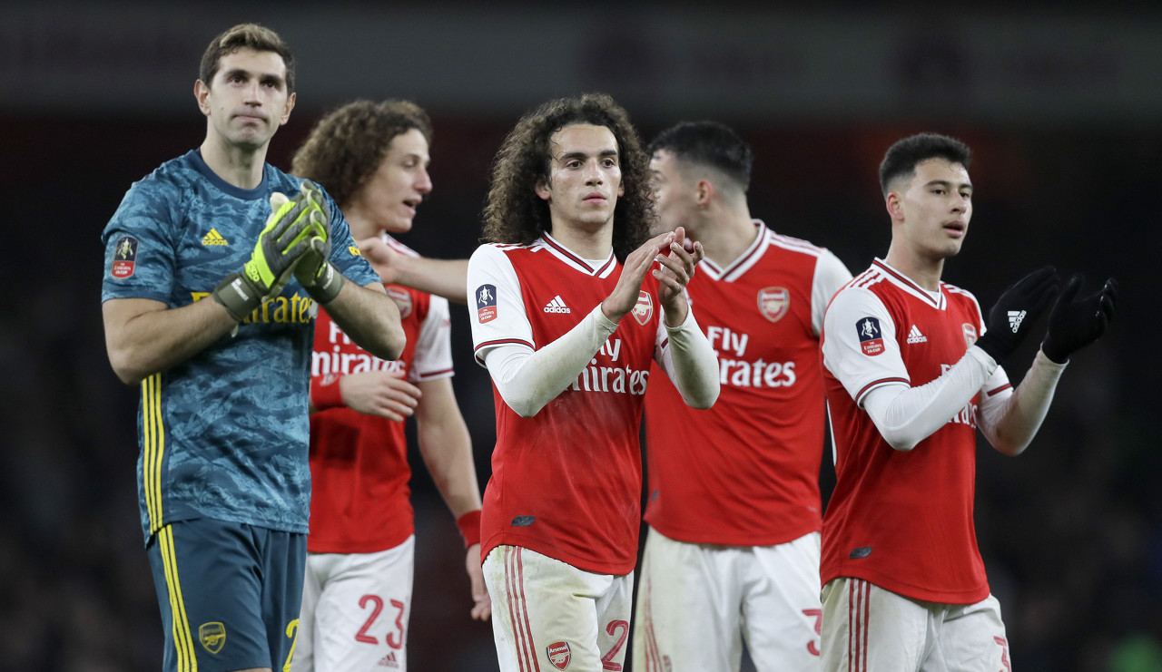 马丁内利：我进球后和马杜埃凯有过交流，我说他的进球更精彩