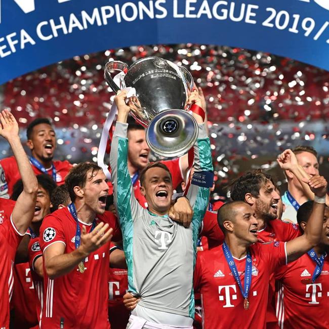 国乒8-2法国采访！莎头谈双打，王曼昱不满失误，梁靖崑谈被逆转