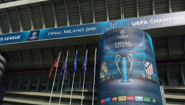 足球专项体能训练全解析（足球专项体能训练深度指南）