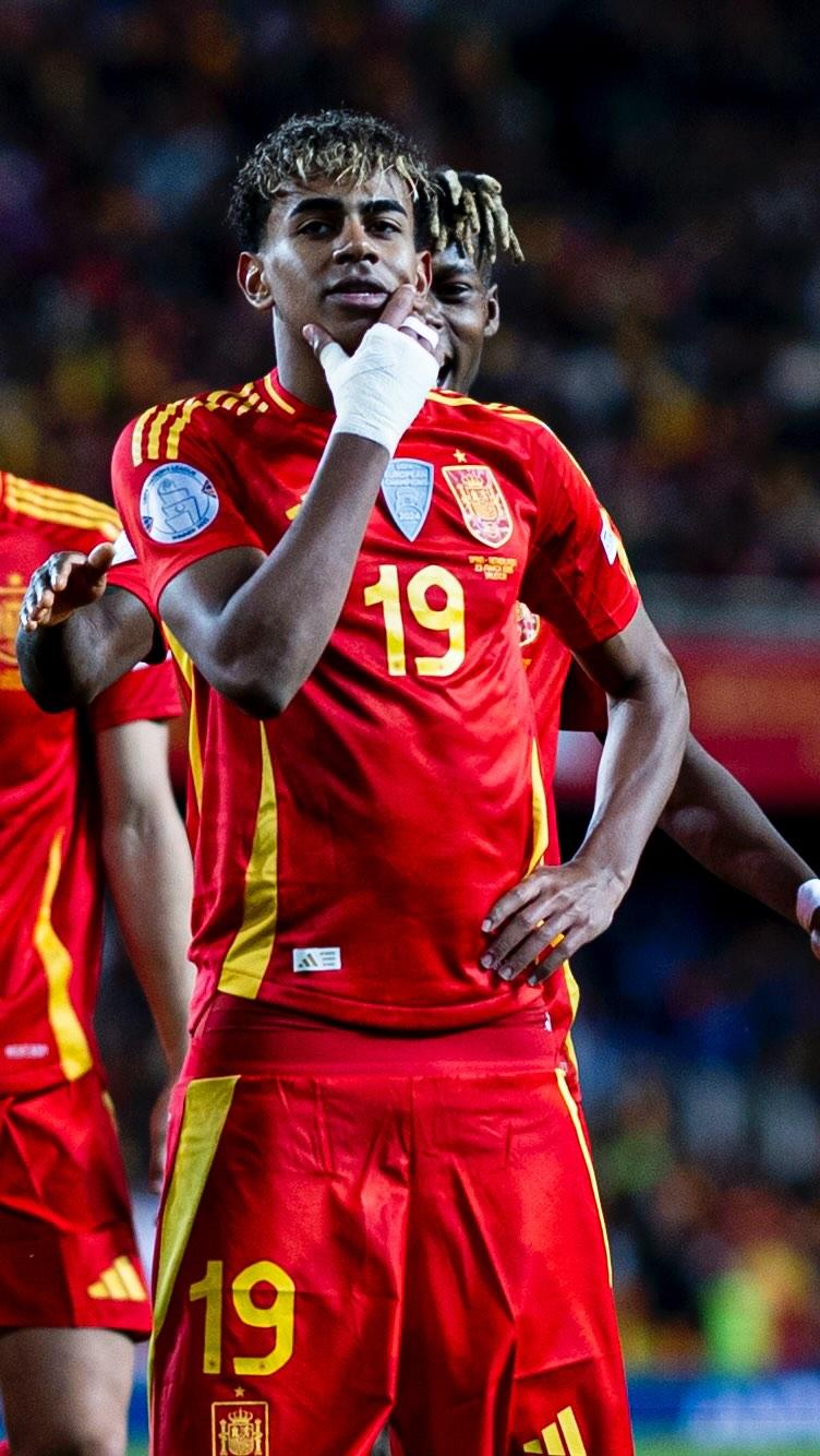 荷甲前三名丢球已创历史纪录，名宿：本赛季联赛风格更加开放（荷甲前三失球数破纪录，名宿称本季踢法更开放）