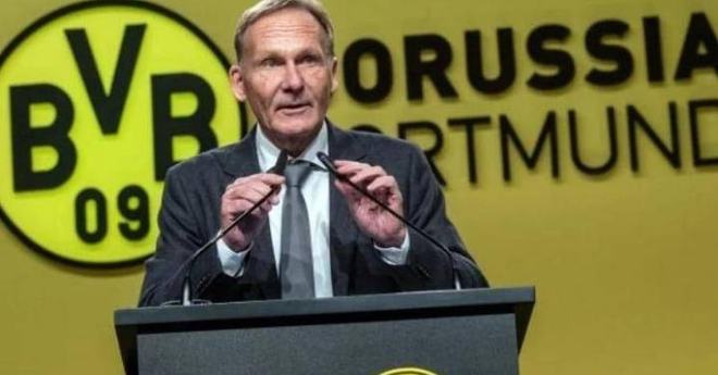 记者：于汉超正在参加B级教练培训班，下赛季将担任申花助教（记者曝于汉超报名B级教练班，下季将担任申花助教）