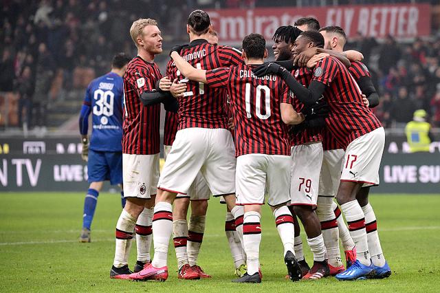 世体：引进小蜘蛛非常困难，巴萨高层越来越关注凯恩