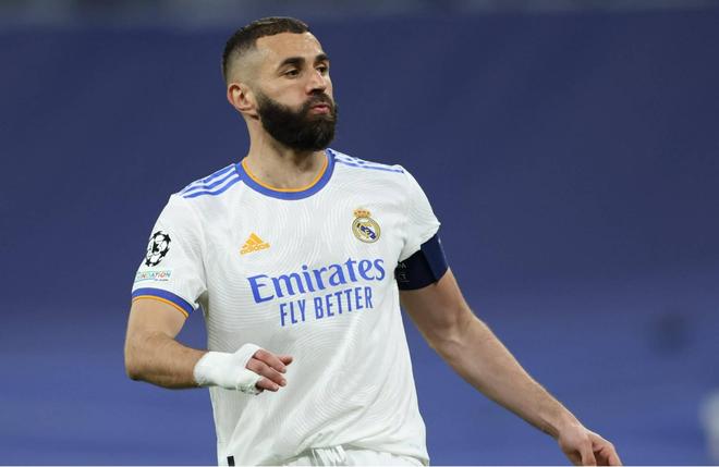 一镜到底！阿莫林带你看看，这个赛季曼联战胜了哪些对手：（跟着阿莫林一镜到底，回顾曼联本赛季击败的对手）