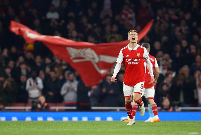 赛后情书：英超大结局阿森纳夺冠利好曼联，皇马逼平升班马（赛后速递：英超收官阿森纳称王利好曼联，皇马遭升班马逼平）